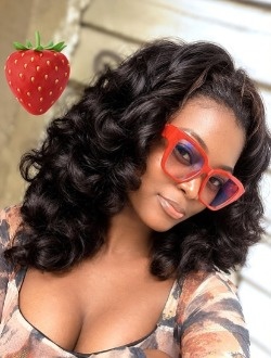 Profil de Esther, une femme célibataire de 24 ans à Douala