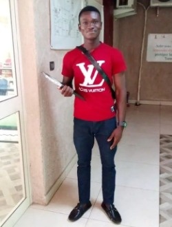 Profil de Julien, un homme célibataire de 23 ans à Lomé