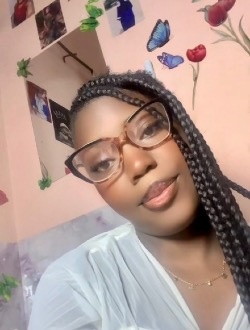 Profil de Emma, une femme célibataire de 23 ans à Bamako