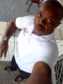 Profil de Michel, un homme célibataire de 37 ans à Douala