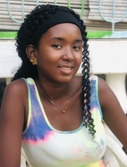 Profil de Tinah, une femme célibataire de 19 ans à Mahajanga