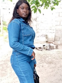 Profil de Clara, une femme célibataire de 28 ans à Brazzaville