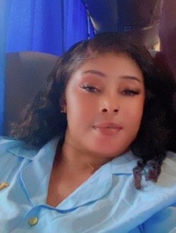 Profil de Karaine, une femme célibataire de 35 ans à Abanga