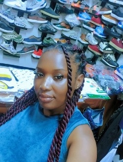 Profil de Vanelle, une femme célibataire de 25 ans à Douala