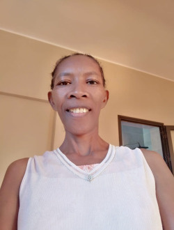 Profil de Jeannine, une femme célibataire de 47 ans à Antsiranana