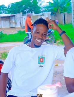 Profil de Guy Franck, un homme célibataire de 32 ans à Abidjan