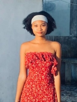 Profil de Nayla, une femme célibataire de 19 ans à Toamasina