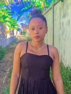 Profil de Laurisia, une femme célibataire de 27 ans à Ambilobe