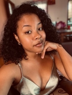 Profil de Romina, une femme célibataire de 23 ans à Toamasina
