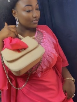 Profil de Lorine, une femme célibataire de 30 ans à Cotonou