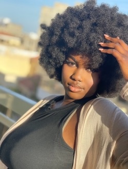 Profil de Louise, une femme célibataire de 28 ans à Dakar