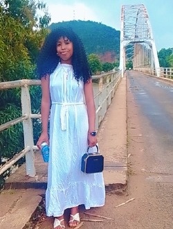 Profil de Caella, une femme célibataire de 20 ans à Antalaha