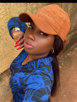 Profil de Line, une femme célibataire de 32 ans à Yaoundé