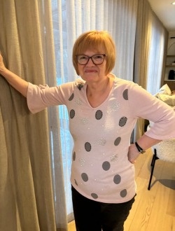 Profil de Line, une femme célibataire de 72 ans à Sainte-Julie