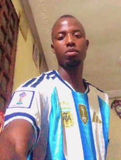Profil de Enock, un homme célibataire de 30 ans à Abidjan