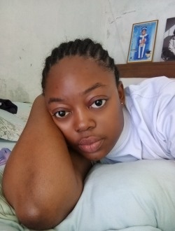 Profil de Solantine, une femme célibataire de 26 ans à Kribi