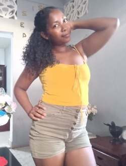 Profil de Solange, une femme célibataire de 27 ans à Sambava