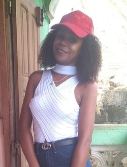 Profil de Mina, une femme célibataire de 38 ans à Andapa
