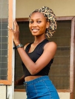 Profil de Mia, une femme célibataire de 24 ans à Cotonou