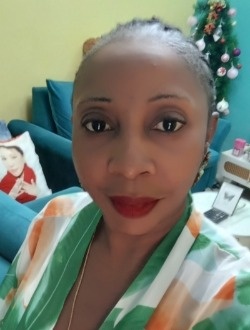 Profil de Marlyse Akamba, une femme célibataire de 37 ans à Douala