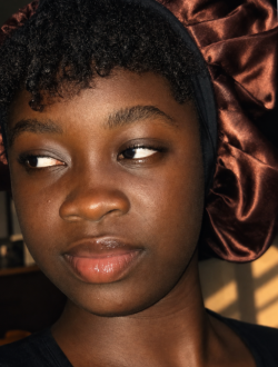 Profil de Ingrid, une femme célibataire de 18 ans à Ouagadougou
