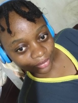 Profil de Rosi, une femme célibataire de 24 ans à Brazzaville