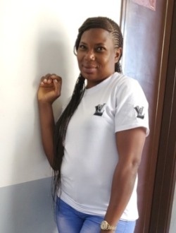 Profil de Marthe, une femme célibataire de 36 ans à Douala
