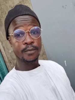 Profil de Modou, un homme célibataire de 37 ans à Guédiawaye