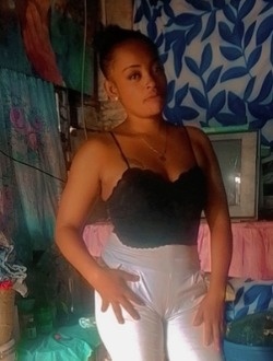 Profil de Rahovarimanana, une femme célibataire de 24 ans à Mahajanga