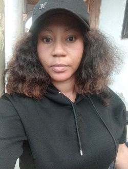 Profil de Emeline, une femme célibataire de 35 ans à Yaoundé