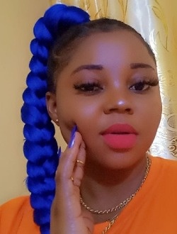 Profil de Mia, une femme célibataire de 27 ans à Cocody