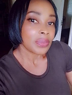 Profil de Elisa, une femme célibataire de 47 ans à Limbe
