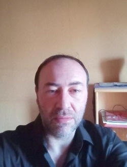 Profil de Ost, un homme célibataire de 45 ans à Paris