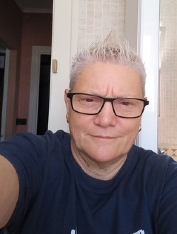Profil de Sacha, une femme célibataire de 65 ans à Bordeaux
