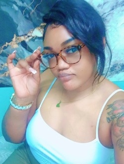 Profil de Sonia, une femme célibataire de 28 ans à Libreville