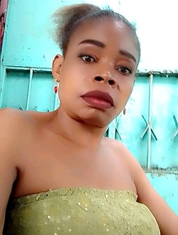 Profil de Lucia, une femme célibataire de 48 ans à Aboué