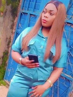 Profil de Sirielle, une femme célibataire de 27 ans à Douala