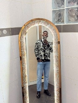 profile picture 0