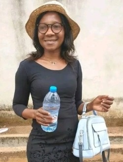 Profil de Irene, une femme célibataire de 40 ans à Yaoundé