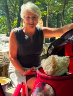 Profil de Lucie, une femme célibataire de 63 ans à Saint-Lambert