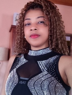 Profil de Dinah, une femme célibataire de 37 ans à 1ER Arrondissement