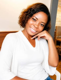 Profil de Evelyn, une femme célibataire de 38 ans à Accra