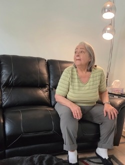 Profil de Louise, une femme célibataire de 68 ans à Montréal