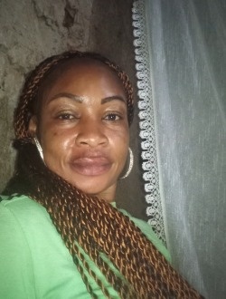 Profil de Mireille, une femme célibataire de 34 ans à Yaoundé