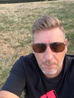 Profil de Sam, un homme célibataire de 48 ans à Paris
