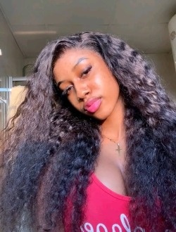 Profil de Nicole, une femme célibataire de 28 ans à Yaoundé