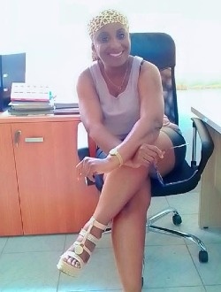 Profil de Marie Huguette, une femme célibataire de 50 ans à Douala