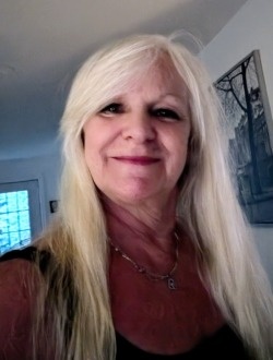 Profil de Lucie, une femme célibataire de 68 ans à Drummondville
