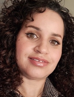 Profil de Karima, une femme célibataire de 42 ans à Tours