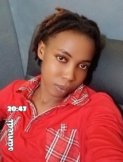 Profil de Shalom, une femme célibataire de 26 ans à Lomé